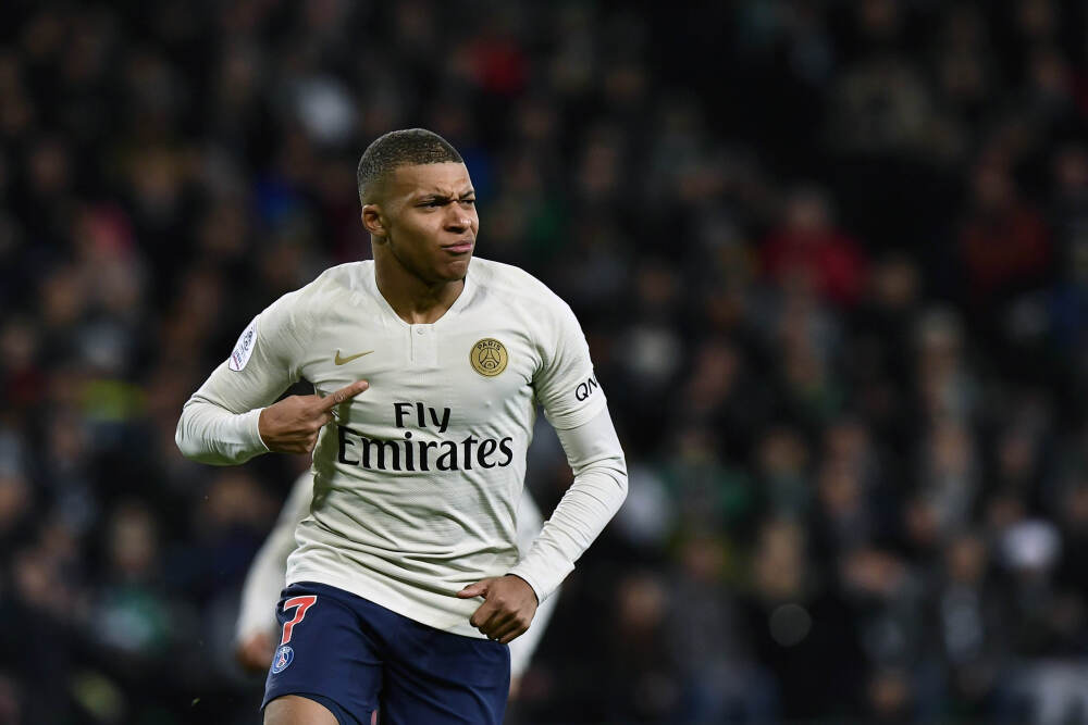 凡是涉及到大的利益，不要相信任何人